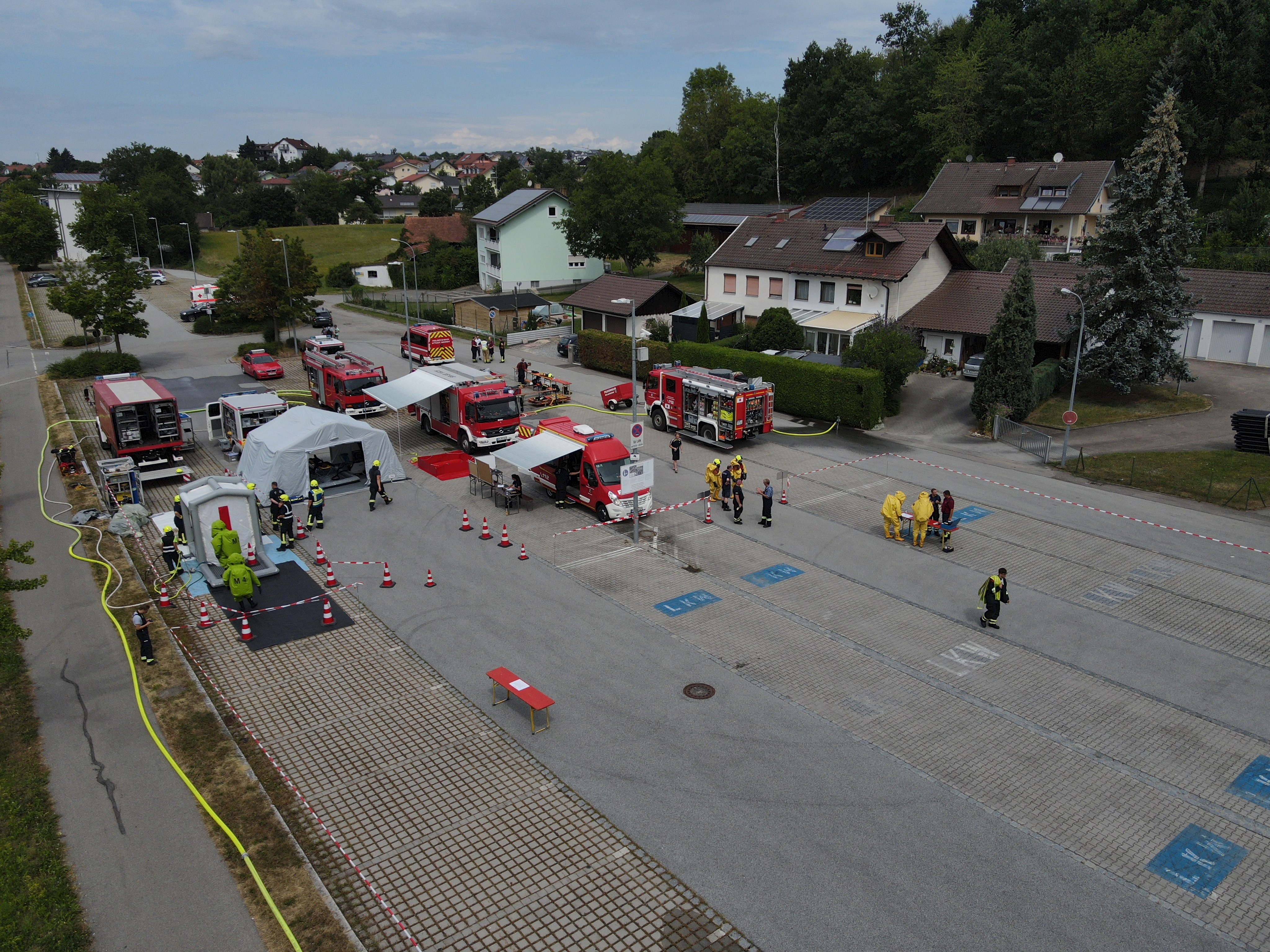 Erste gemeinsame Übung des Gefahrgutzuges des Landkreises nach der Corona-Pause