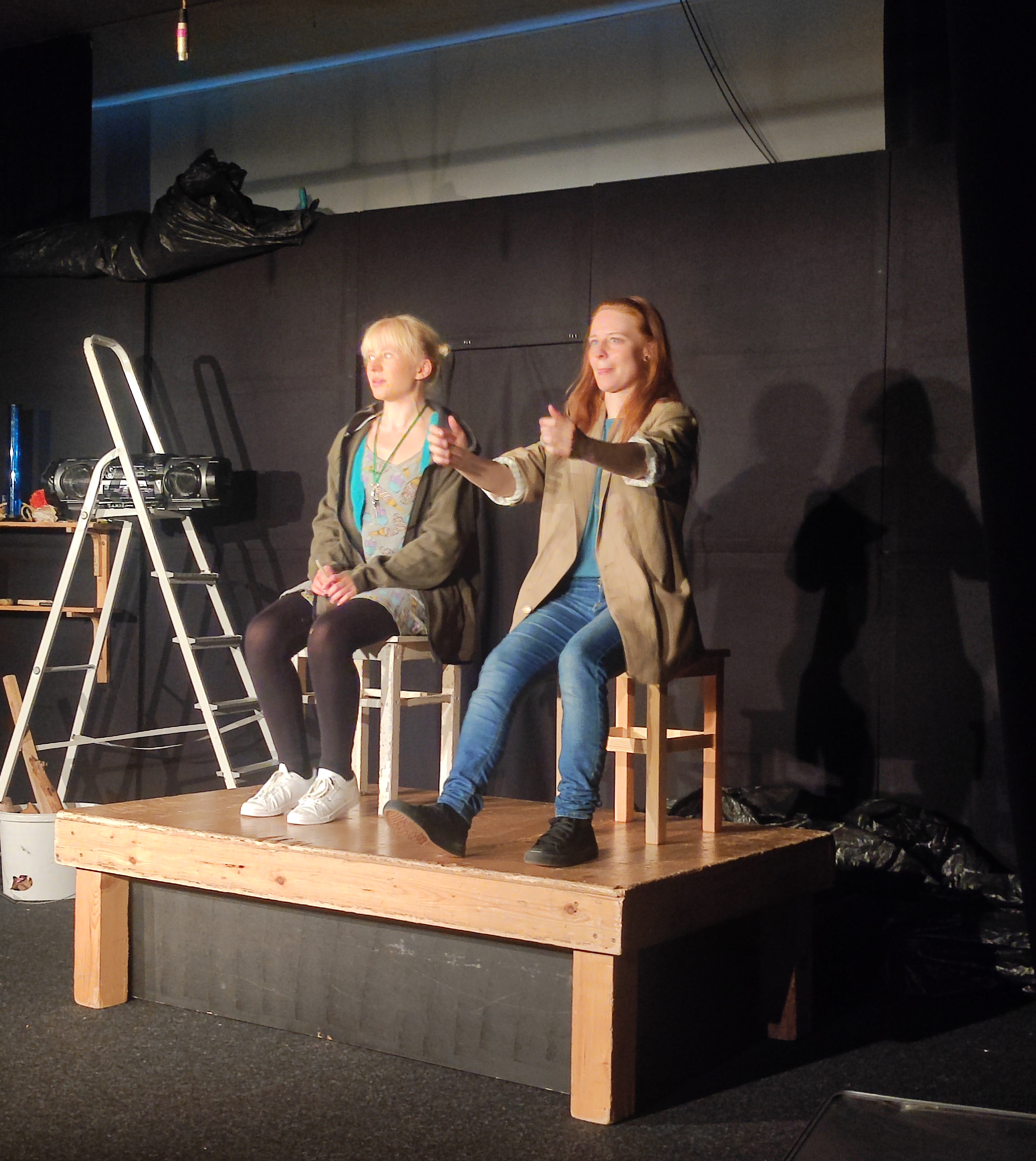 „Von Gras zu Crystal“: Bedrückendes und beeindruckendes Theaterstück 