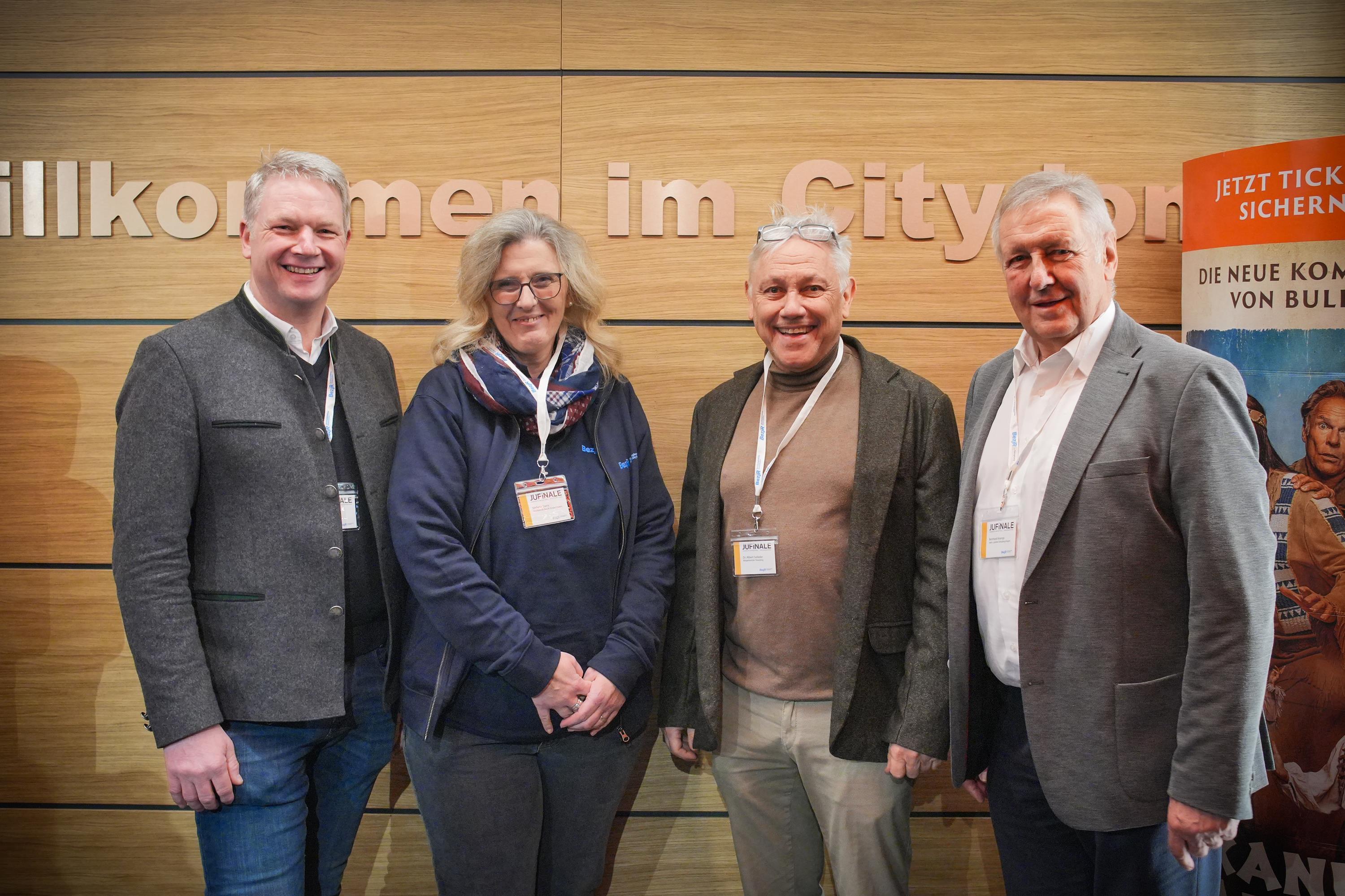 Leider haben wir keinen Alternativtext zu diesem Bild, aber wir arbeiten daran.