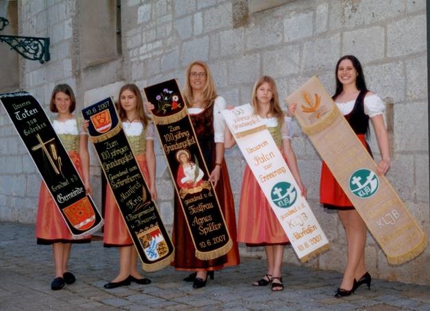 Festdamen Aiterhofen 2007, Foto aus Slg. Spiller Festdamen Aiterhofen 2007, Foto aus Slg. Spiller