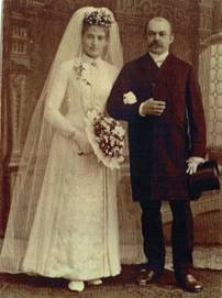 Hochzeitspaar, Sonderausstellung 2015 Leider haben wir keinen Alternativtext zu diesem Bild, aber wir arbeiten daran.