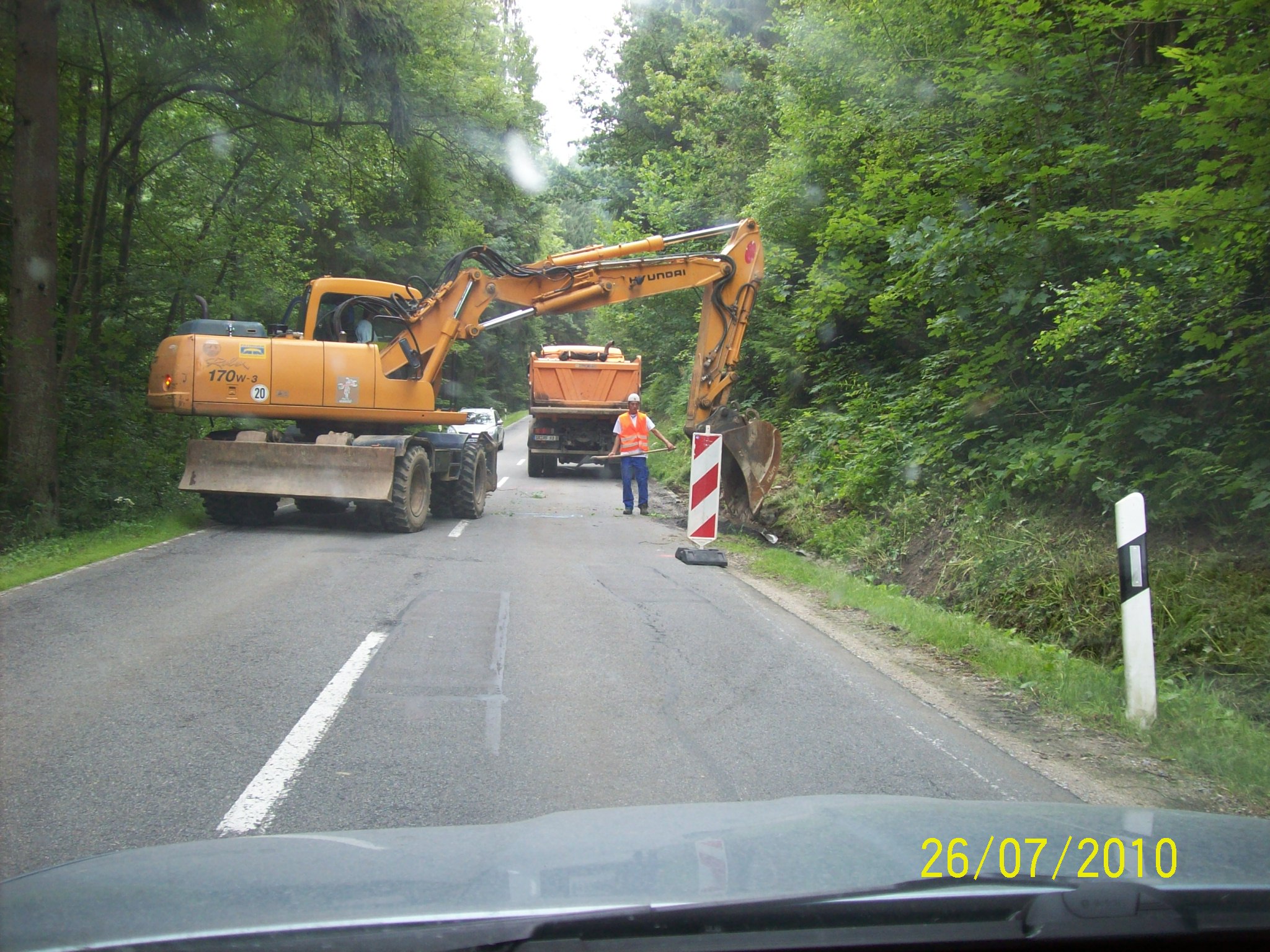 Bauarbeiten auf B 20 zwischen Anschlussstelle Parkstetten und A3