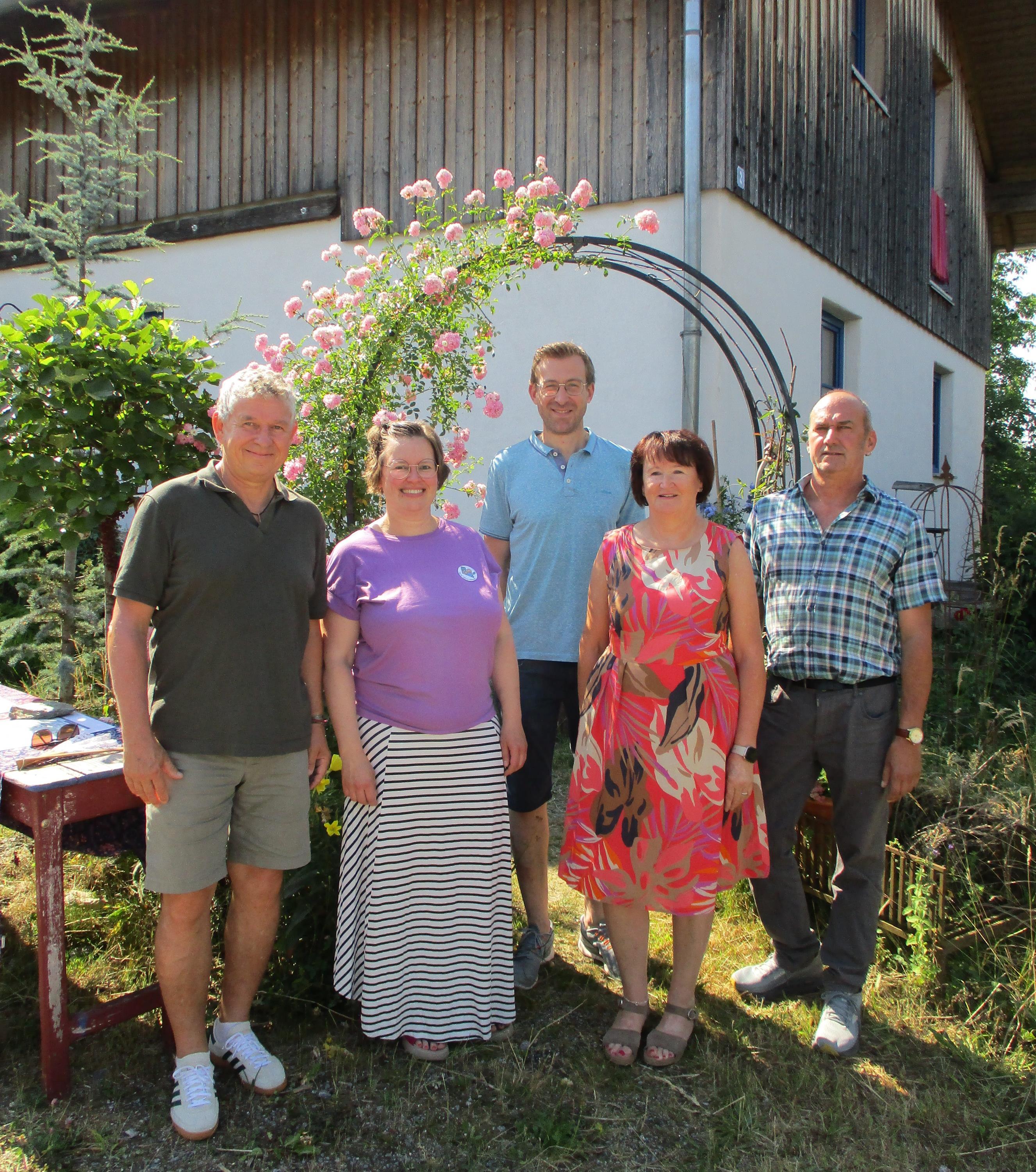 Die Ehrengäste im Garten von Vera Biller