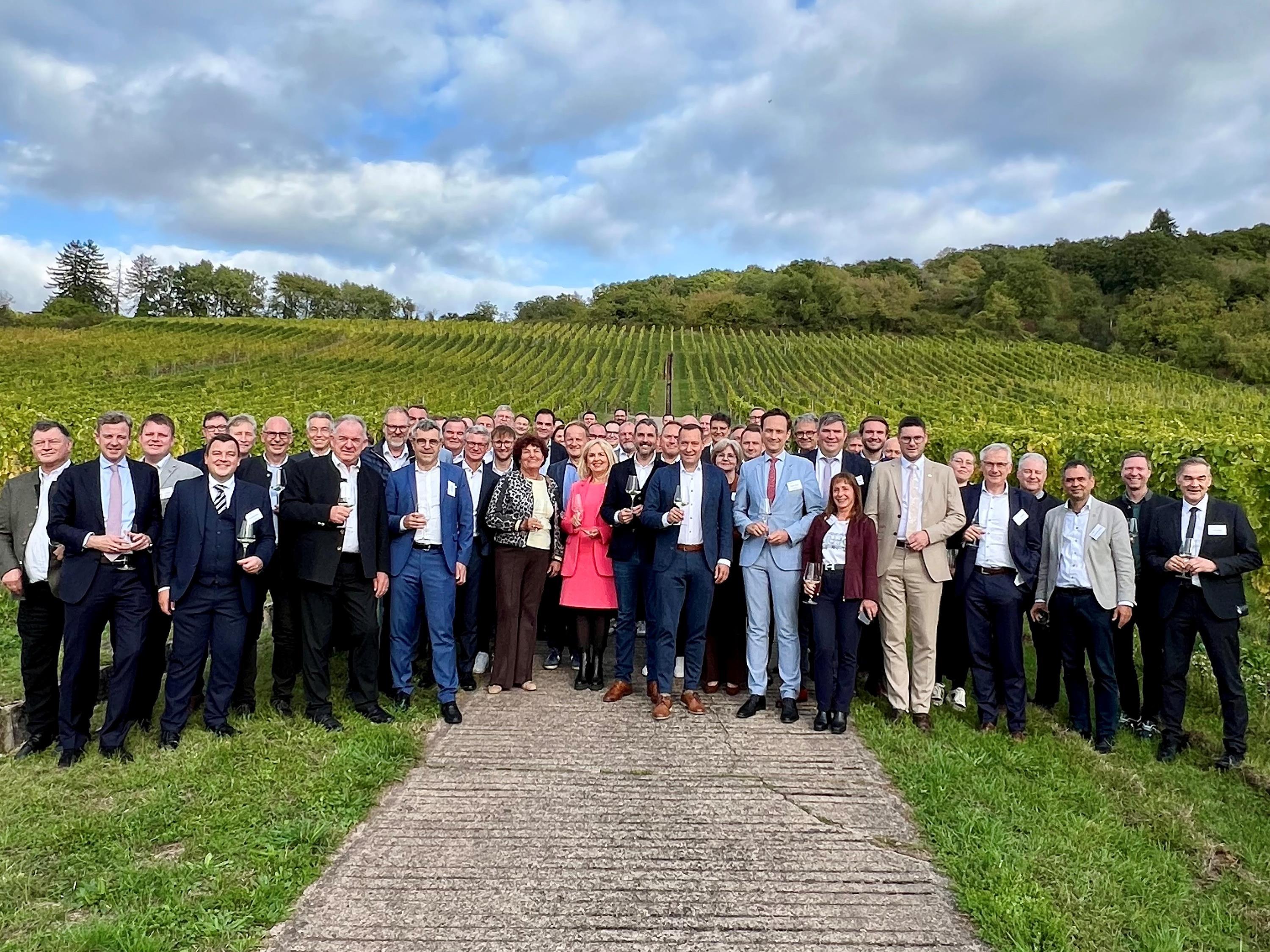 Gruppenbild der bayerischen Landrätinnen und Landräte
