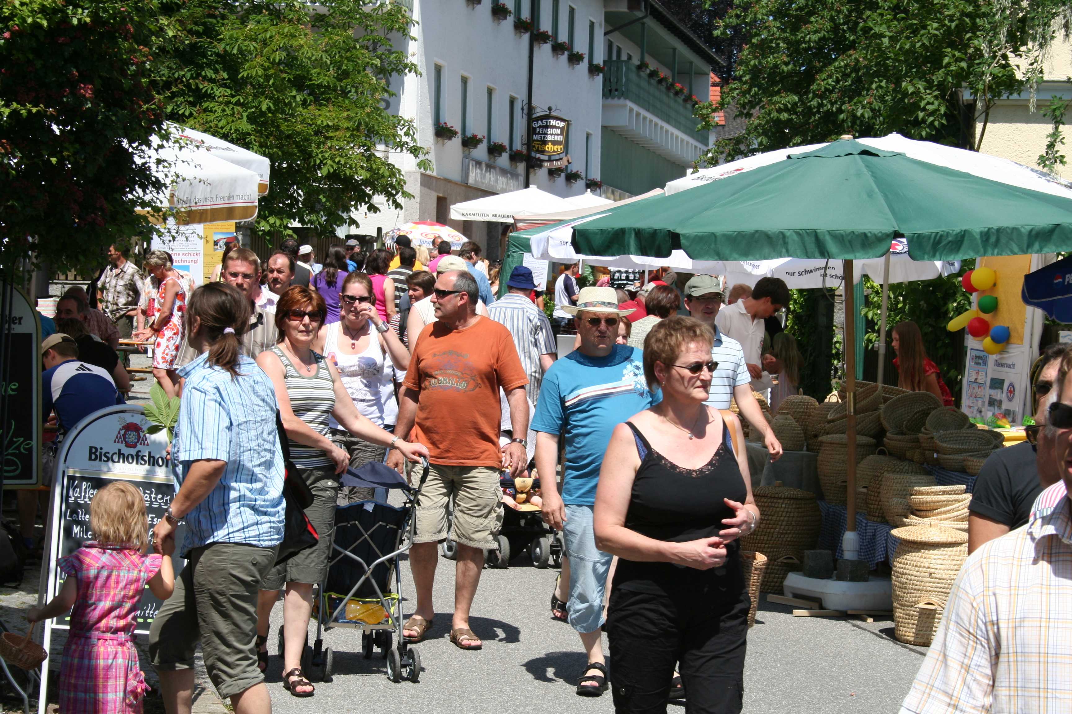 Buntes Markttreiben in der Burgstraße4.jpg