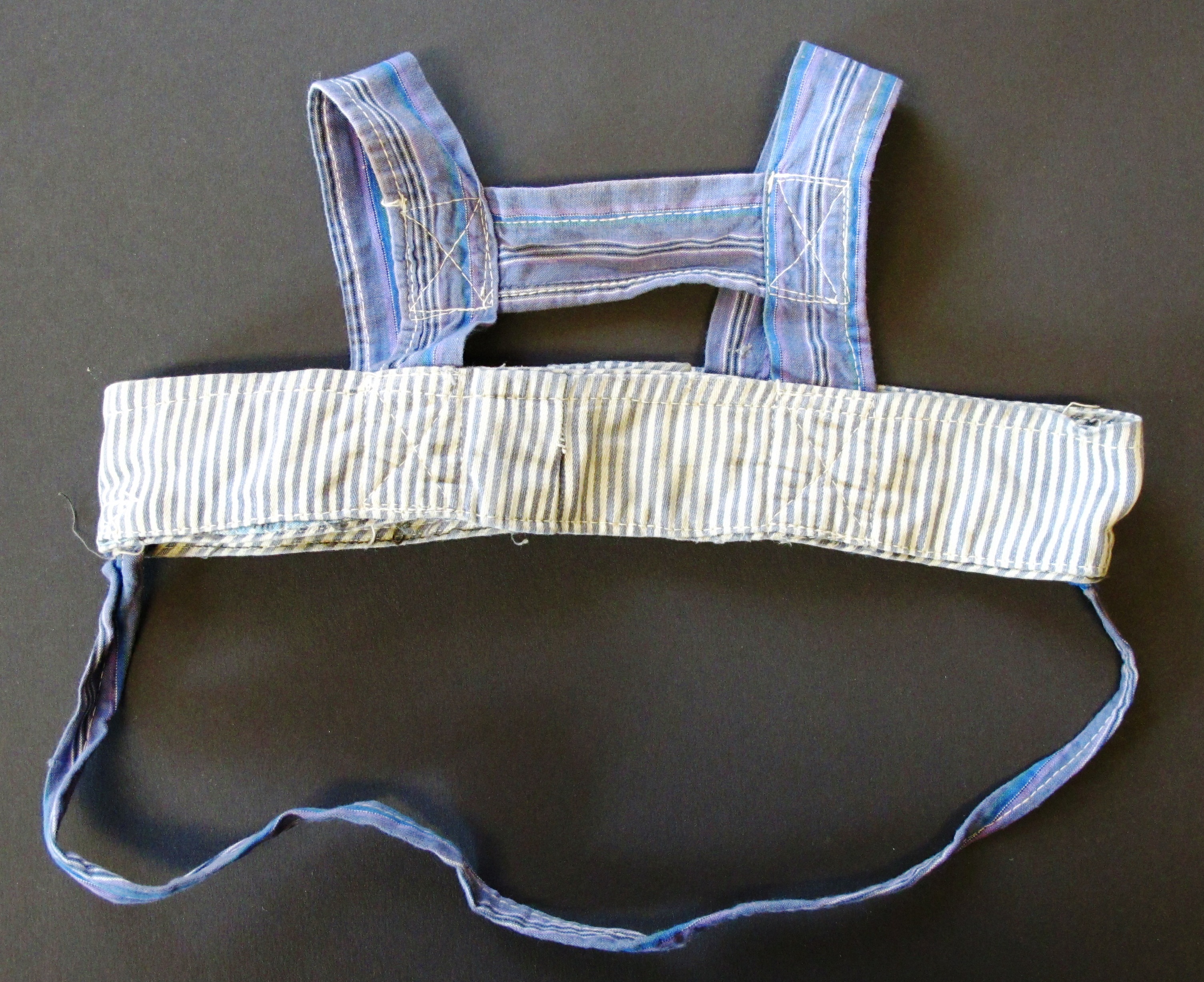 Gängelband für ein Kleinkind, 1930er Jahre Gängelband für ein Kleinkind, 1930er Jahre