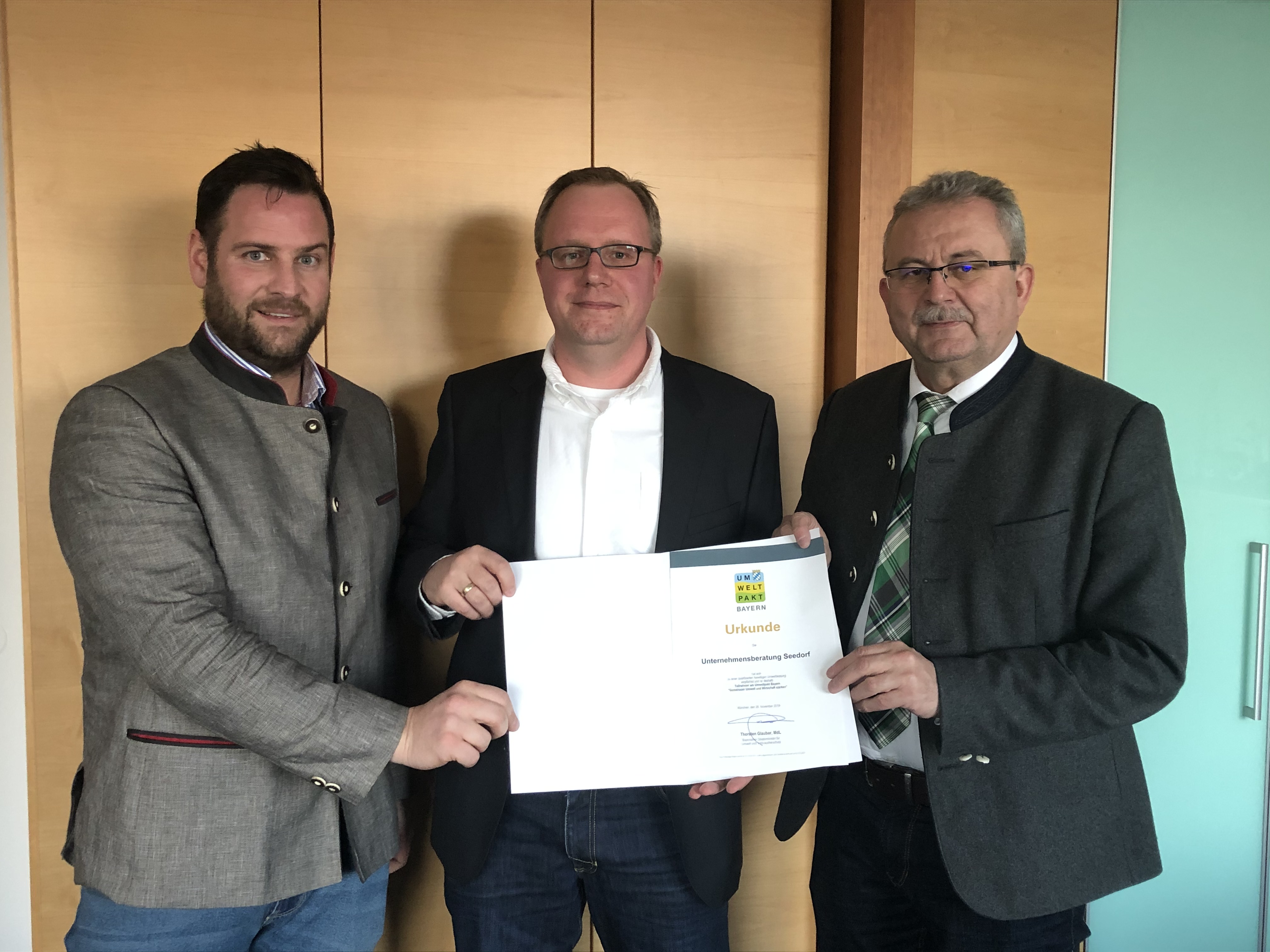 Firma Unternehmensberatung Seedorf im Rahmen des Umweltpakt Bayern ausgezeichnet