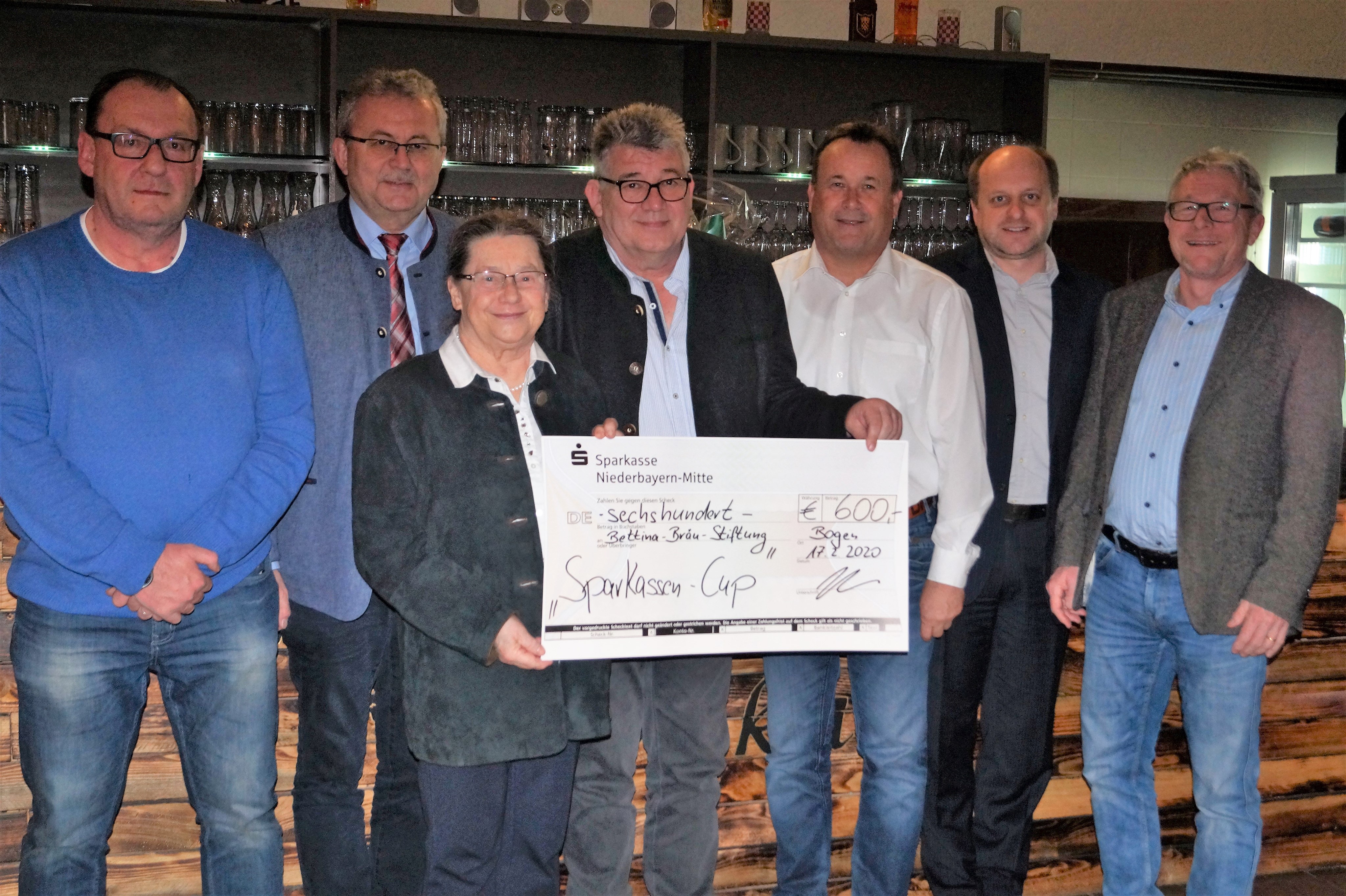 600 Euro zugunsten der Bettina-Bräu-Stiftung 